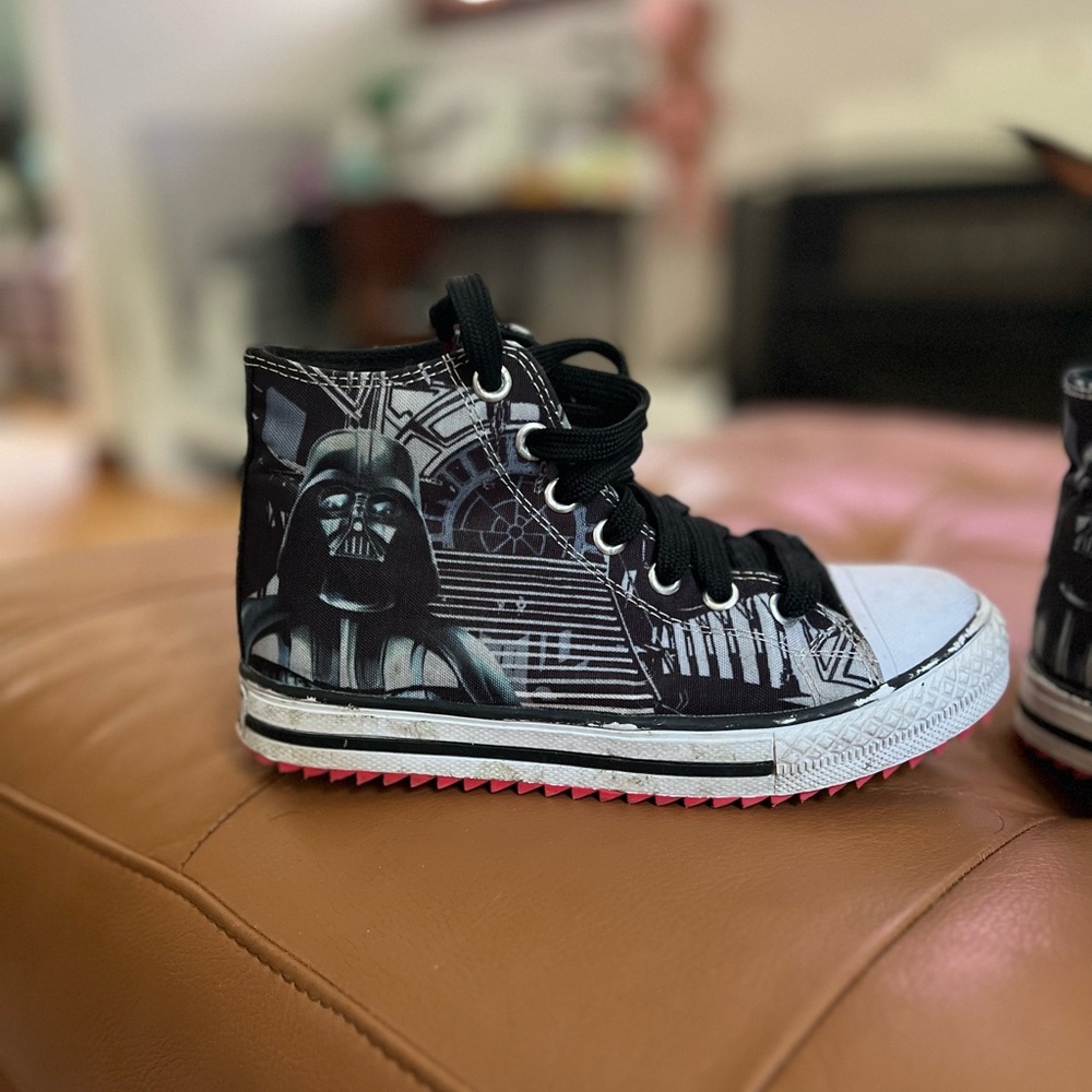 Sketchers Star Wars High Top Kids Size 1